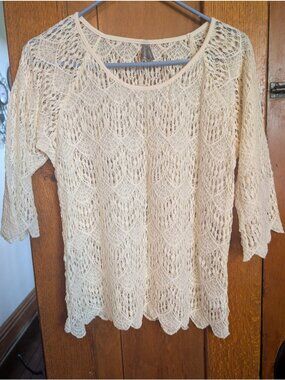 Vanity Ivory Sheer Lace Knit Elbow Sleeve Top Size Small -103